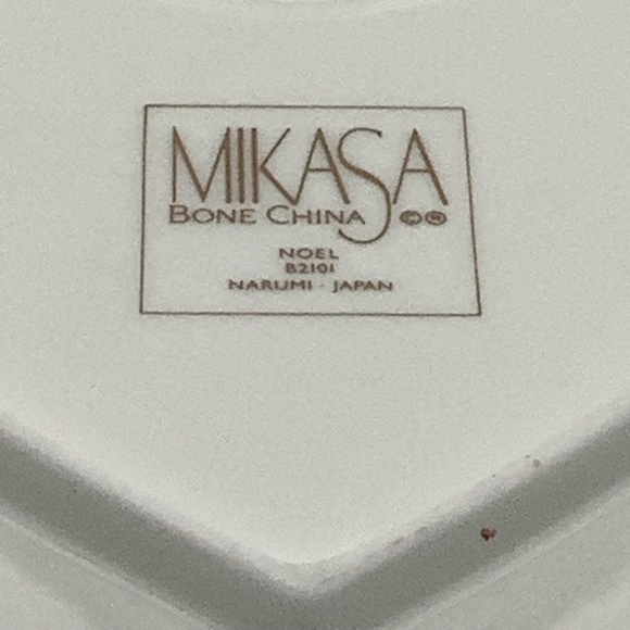 Mikasa Noel Heart Shaped Christmas Candy/Trinket Dish - Picture 9 of 9